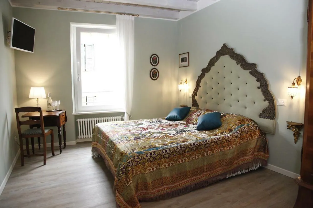 Juliet'S Nest In Vérone Italie